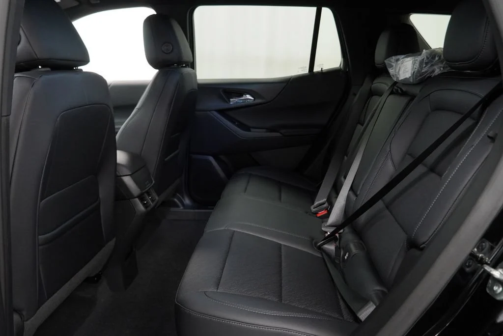 New 2027 Mosaic Black Metallic Chevrolet LT image 11