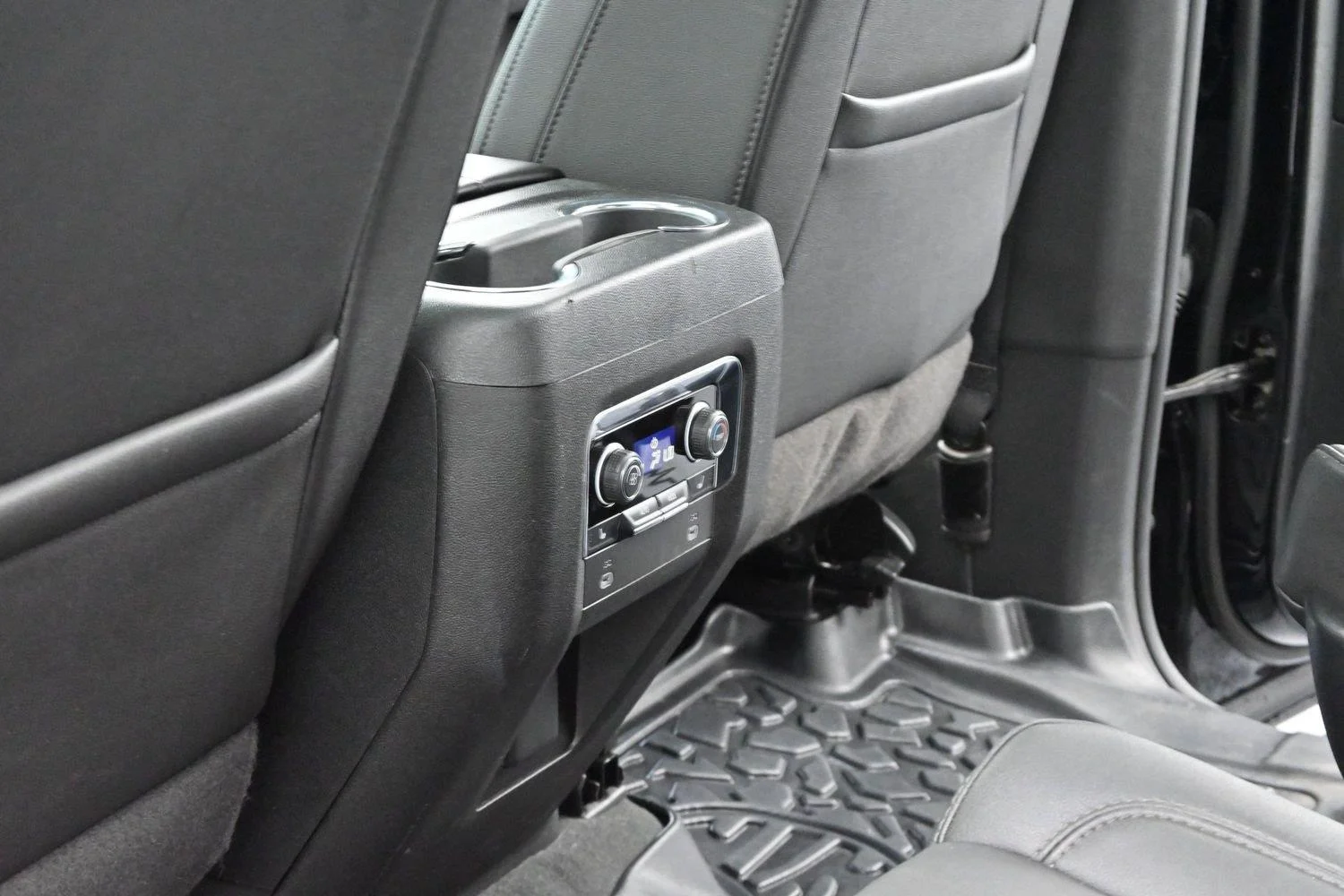 Used 2024 Black Chevrolet Z71 image 33