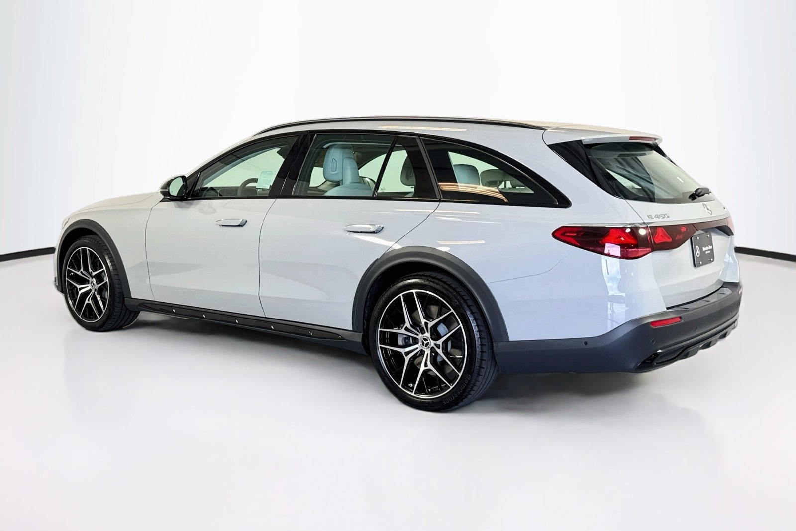 New 2026 MANUFAKTUR Alpine Grey Mercedes-Benz E 450 image 7