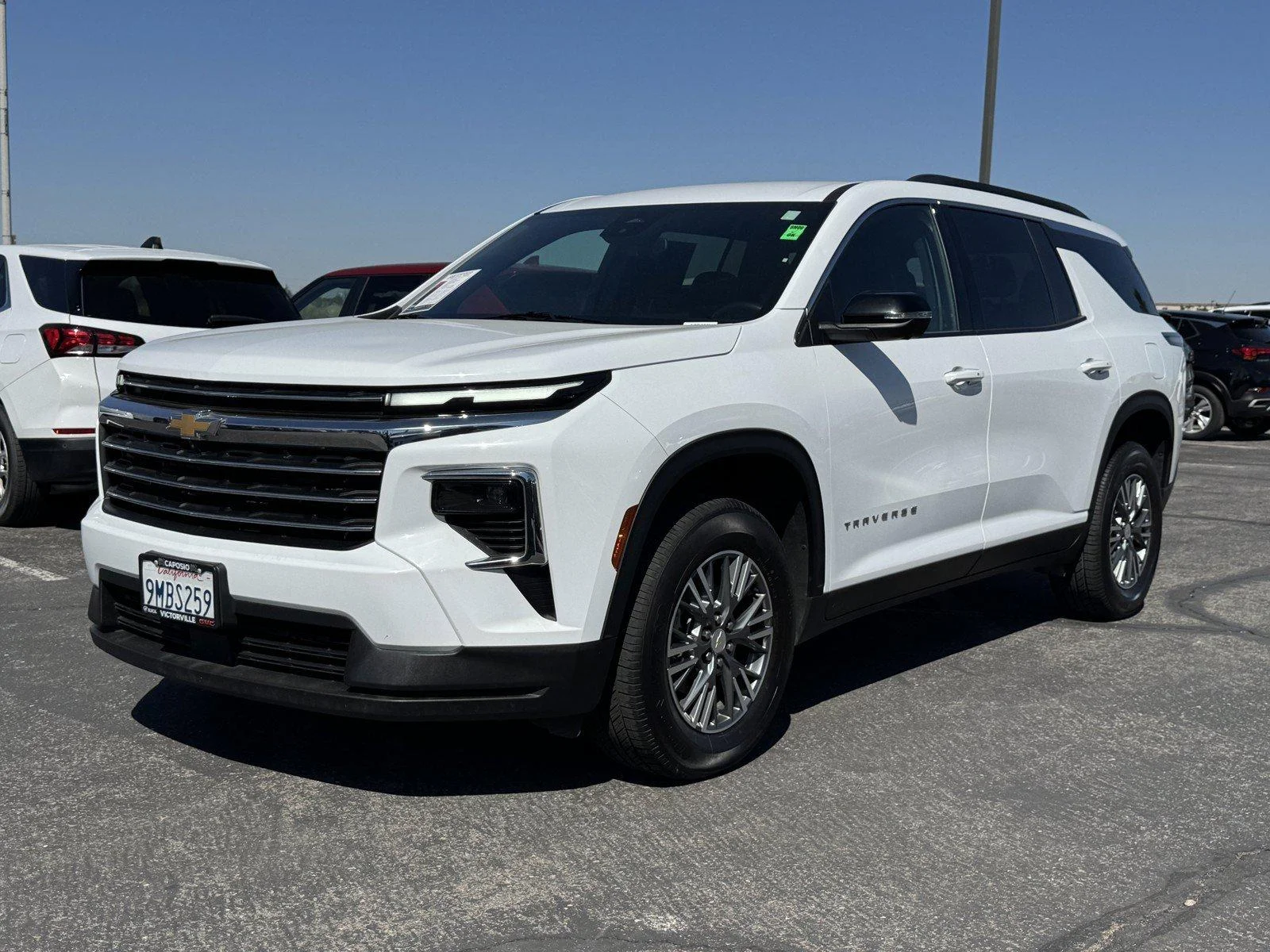 Used 2024 Summit White Chevrolet LT image 3