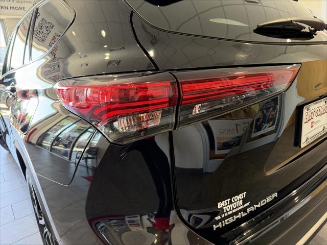 Certified Used 2025 ATTITUDE BLACK MC. Toyota  image 41