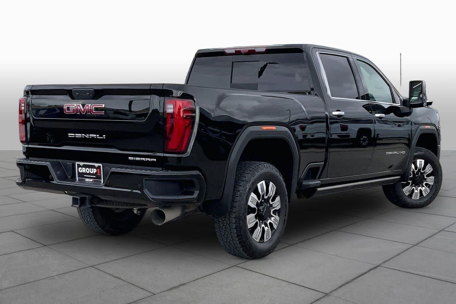Used 2025 Onyx Black GMC Denali image 13
