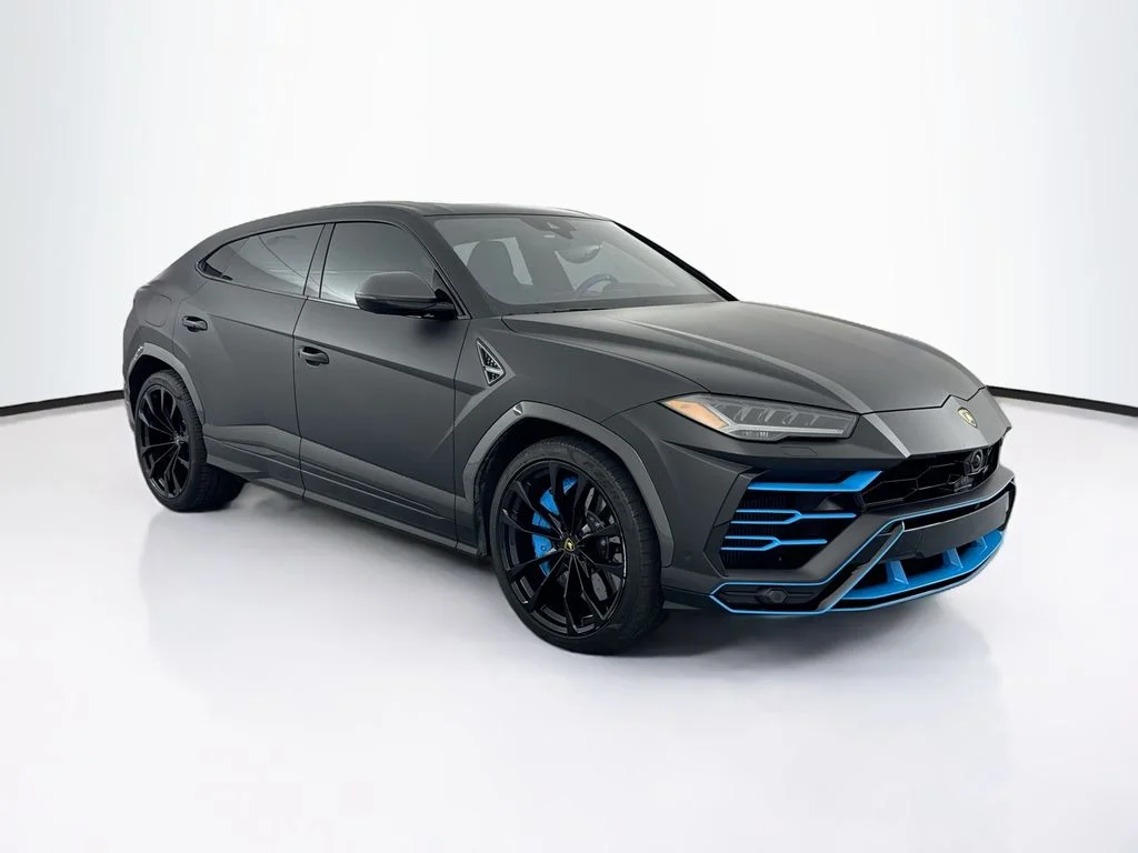 Used 2022 Black Lamborghini  image 3