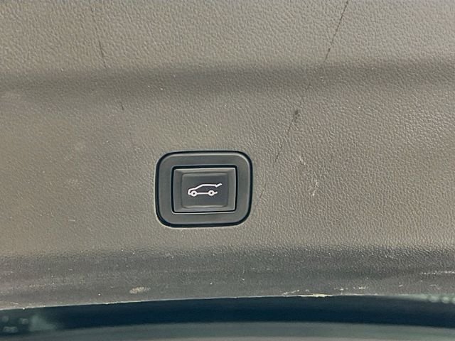 2023 GMC Yukon AT4 - Photo 30