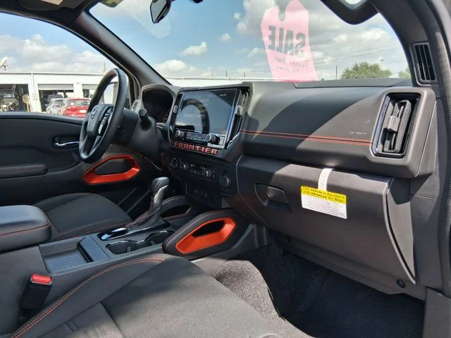 2025 Nissan Frontier PRO-4X - Photo 13