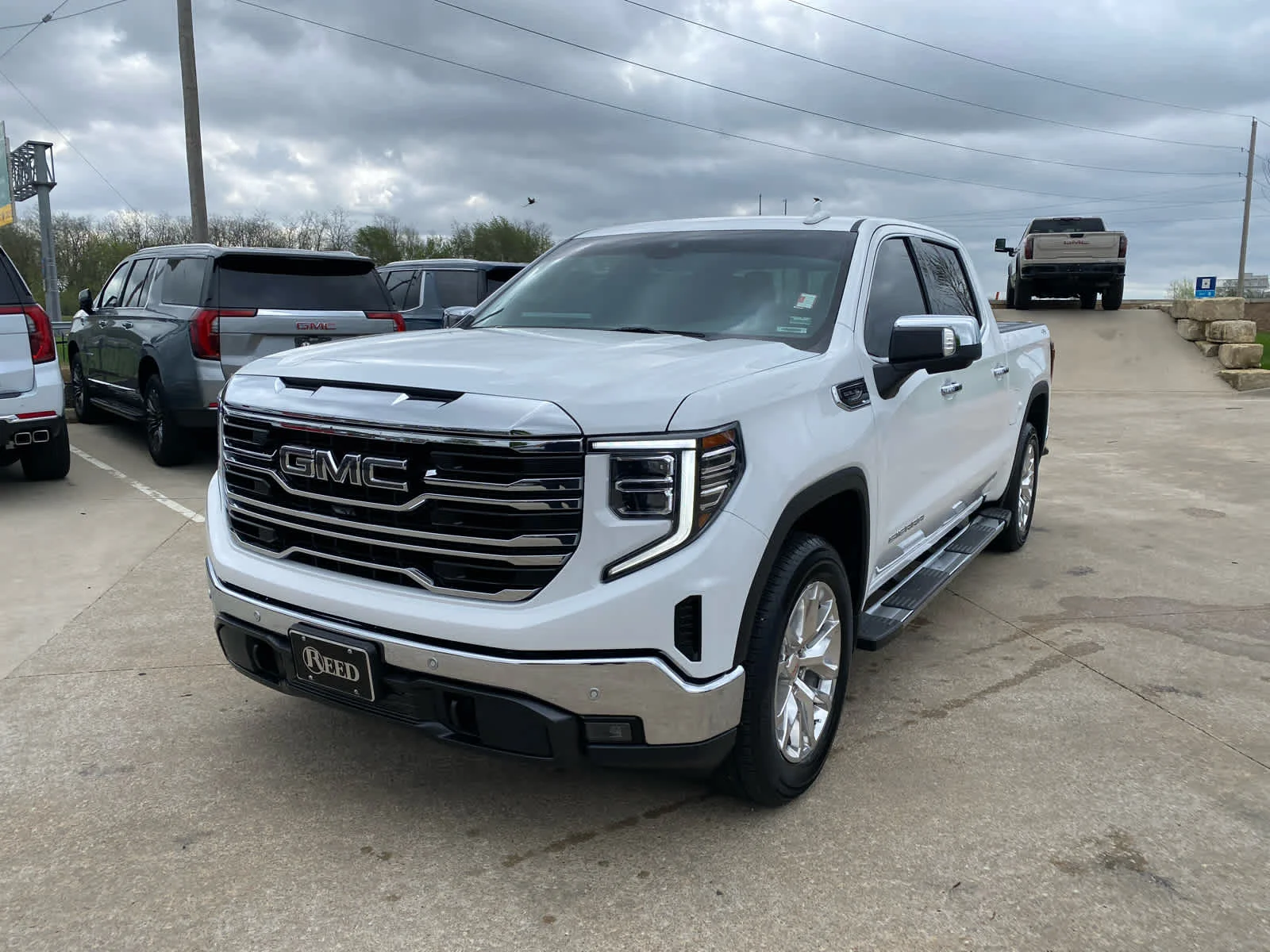 Used 2024 GMC Sierra 1500 SLT with VIN 3GTUUDED9RG138119 for sale in Kansas City