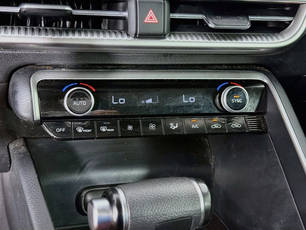 Used 2023 Silver Kia LXS image 20