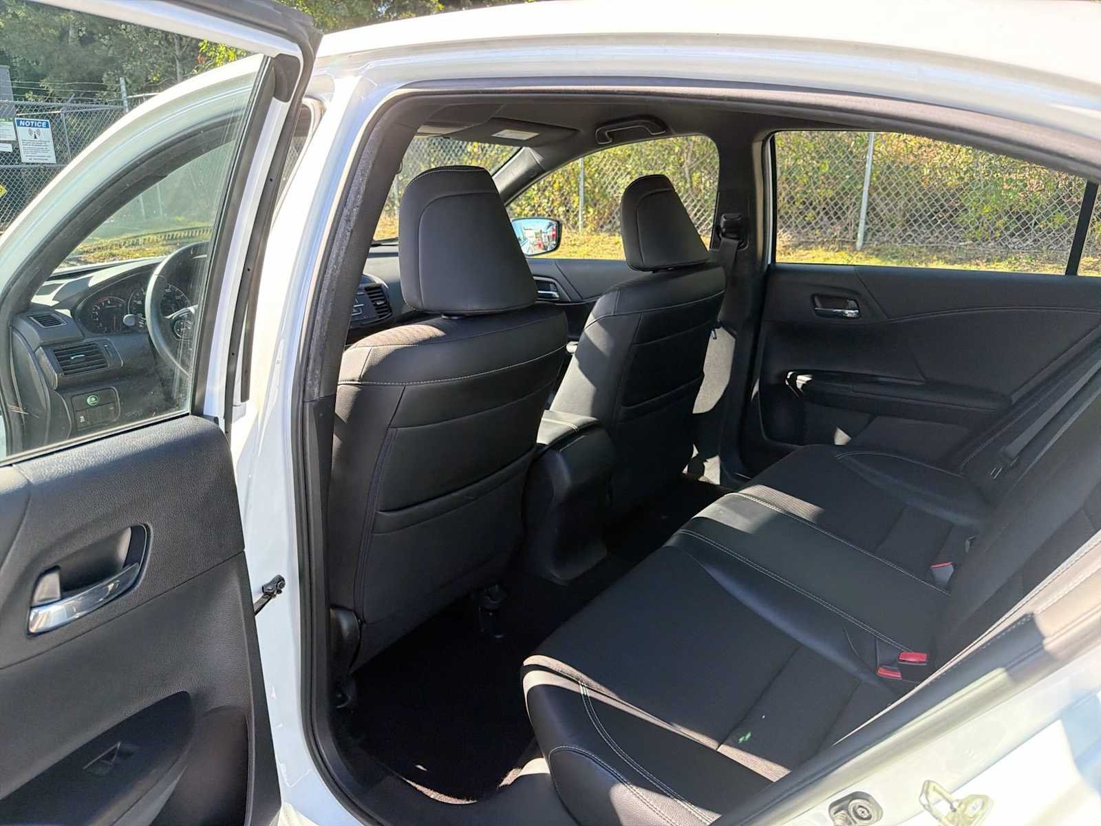 Used 2016 White Orchid Pearl Honda Sport image 12