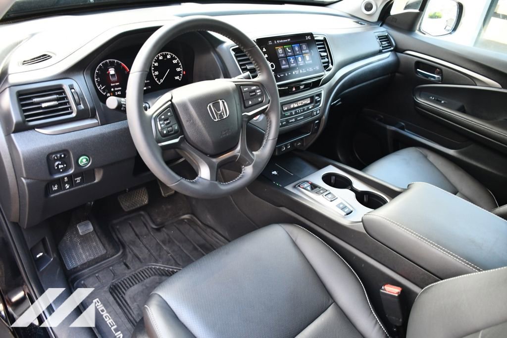 Used 2025 Black Honda RTL image 22