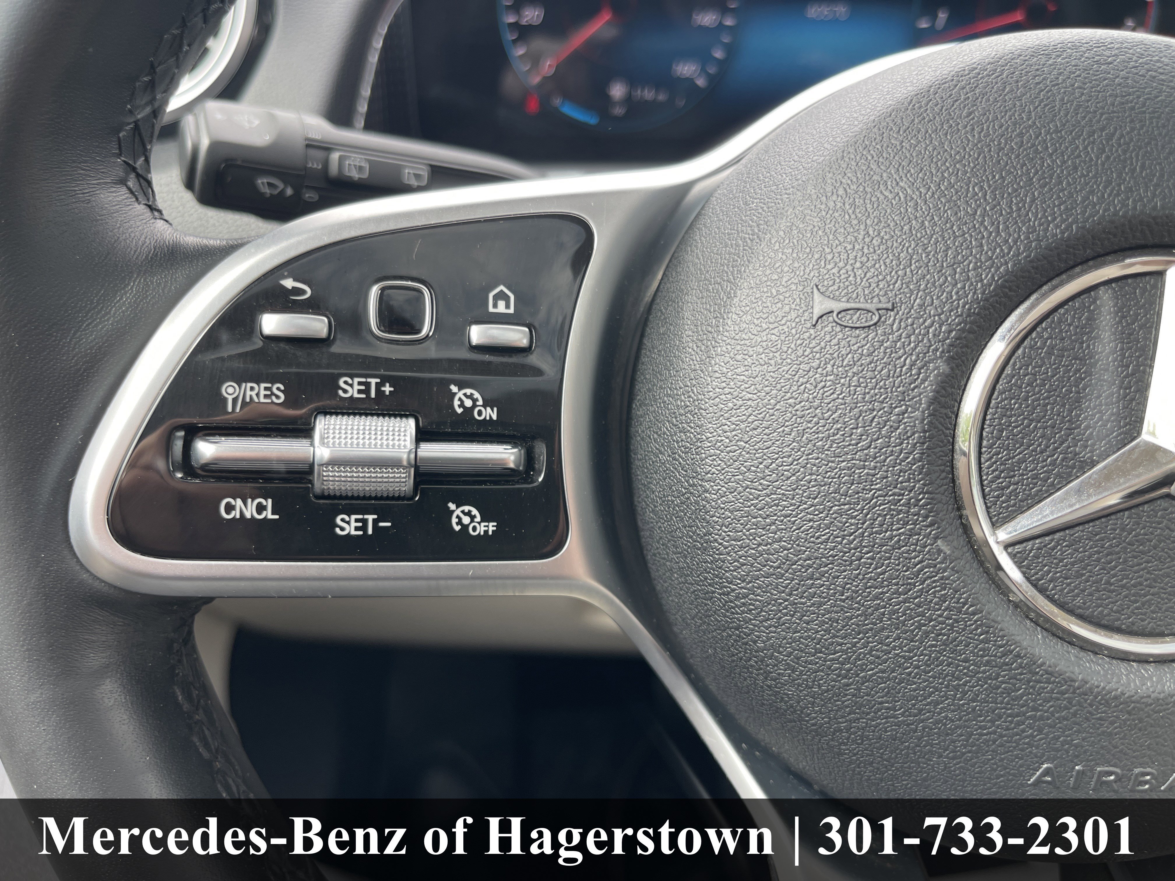 Certified Used 2022 Mountain Grey Metallic Mercedes-Benz GLB 250 4MATIC® SUV image 17