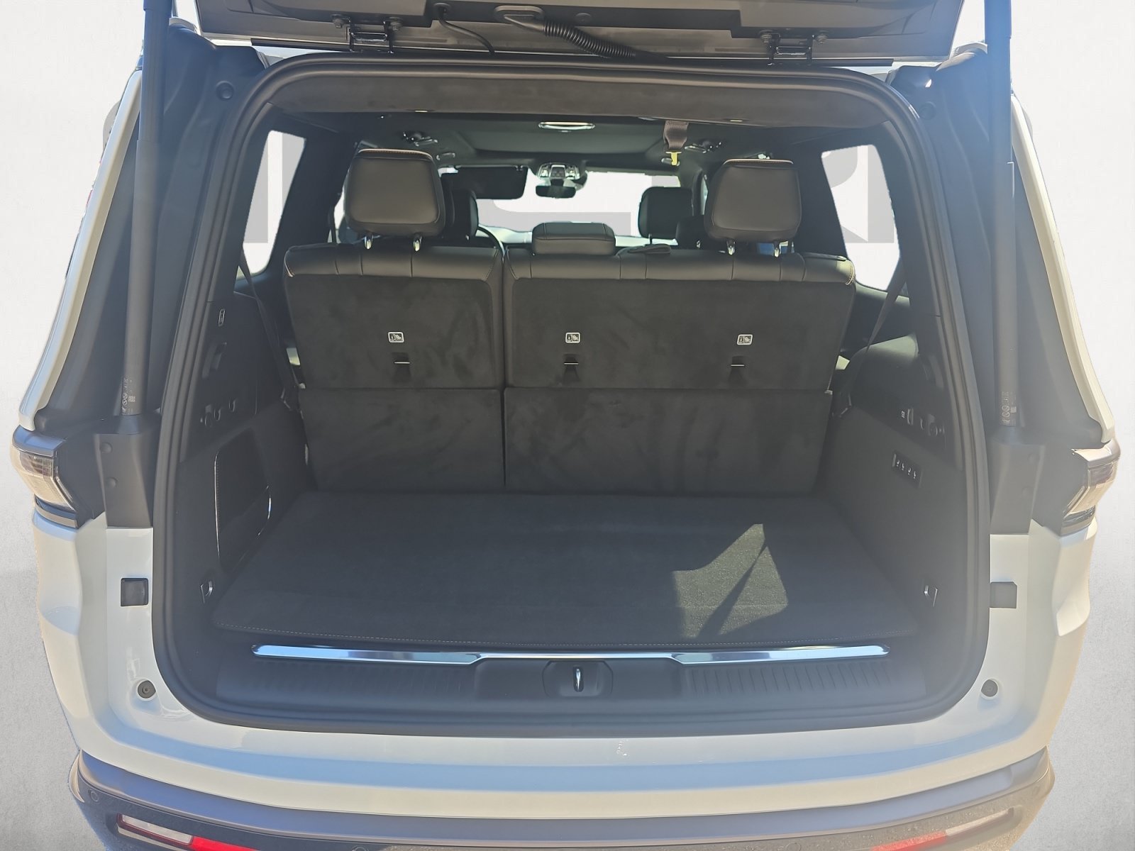 New 2026 Bright White Clearcoat Jeep Summit Reserve image 12