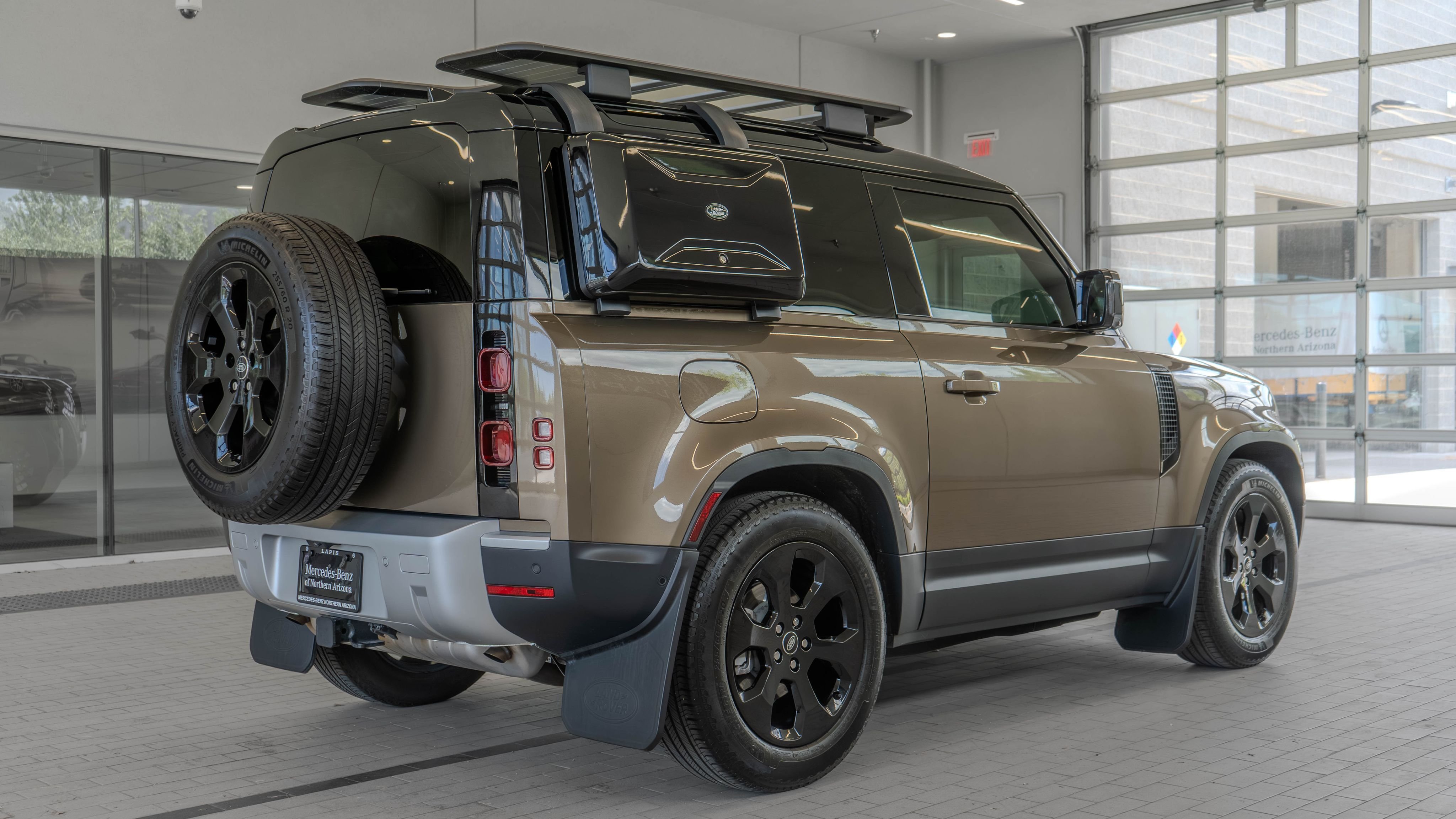 Used 2025 Gondwana Stone Metallic Land Rover S image 28