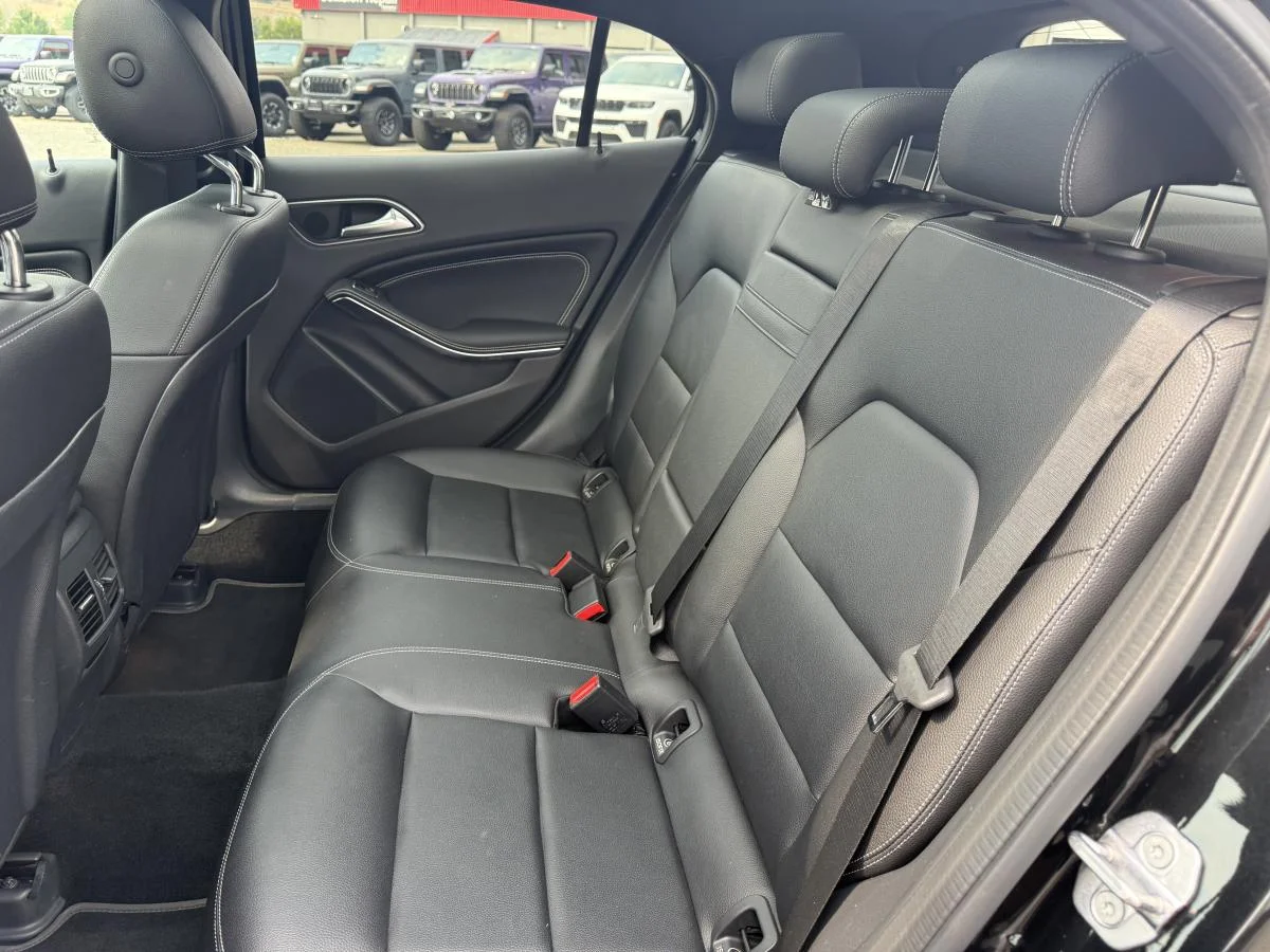 Used 2019 Black Mercedes-Benz Gla250 4matic image 18