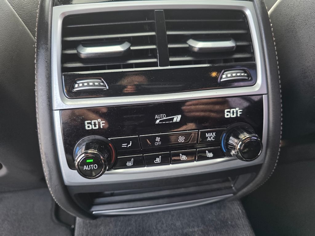 2021 BMW 7 Series M760i - Photo 18