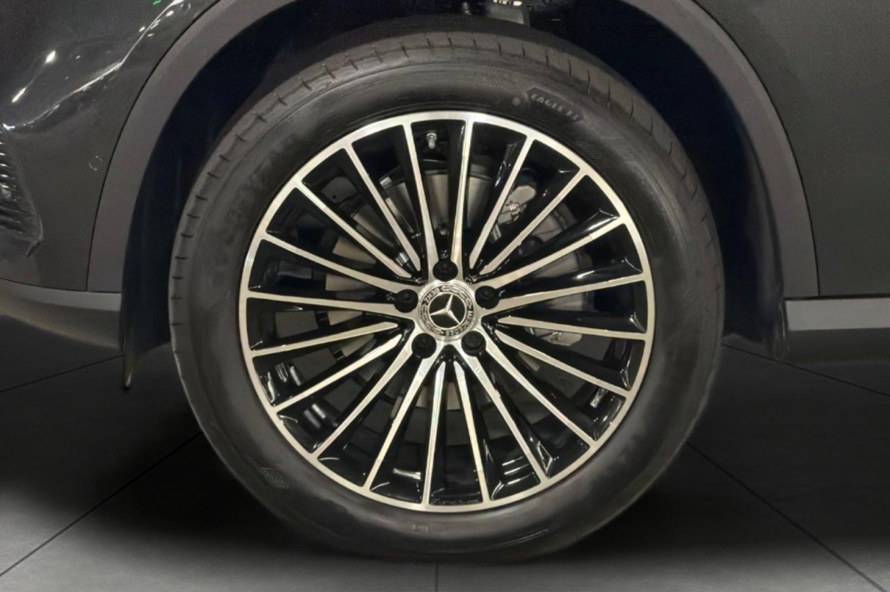 New 2027 Graphite Grey Metallic Mercedes-Benz GLC 300 SUV image 25