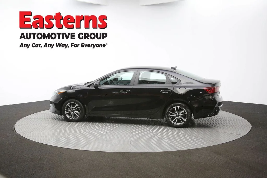Used 2022 Black Kia LXS image 58