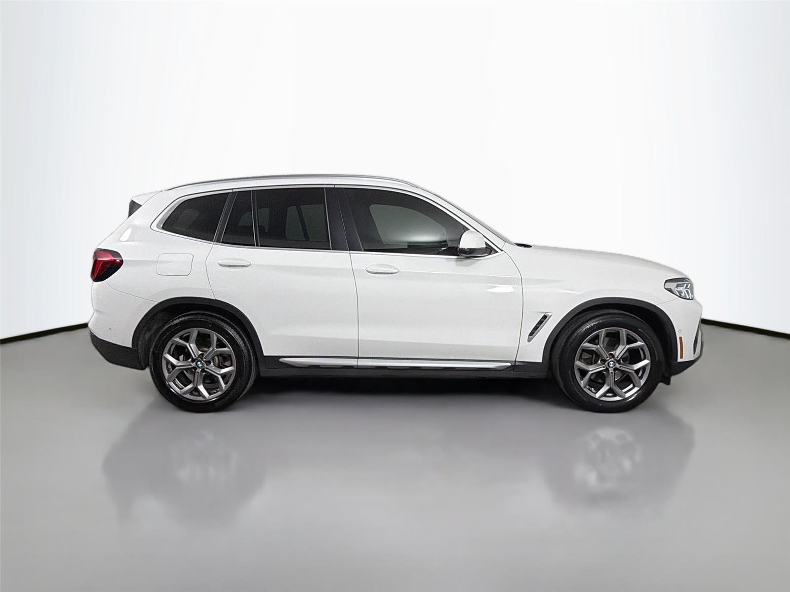 Certified Used 2023 Alpine White BMW sDrive30i image 4