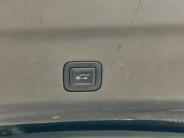 Used 2023 Silver GMC AT4 image 30
