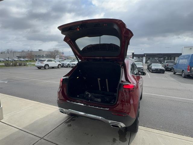 New 2026 MANUFAKTUR Patagonia Red Metallic Mercedes-Benz GLA 250 4MATIC® image 14