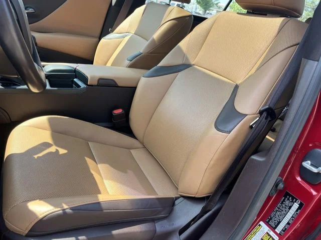 Certified Used 2020 MATADOR RED MICA Lexus 300h image 33