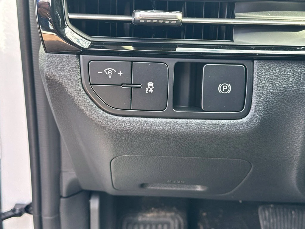 New 2027 White Kia LX image 8