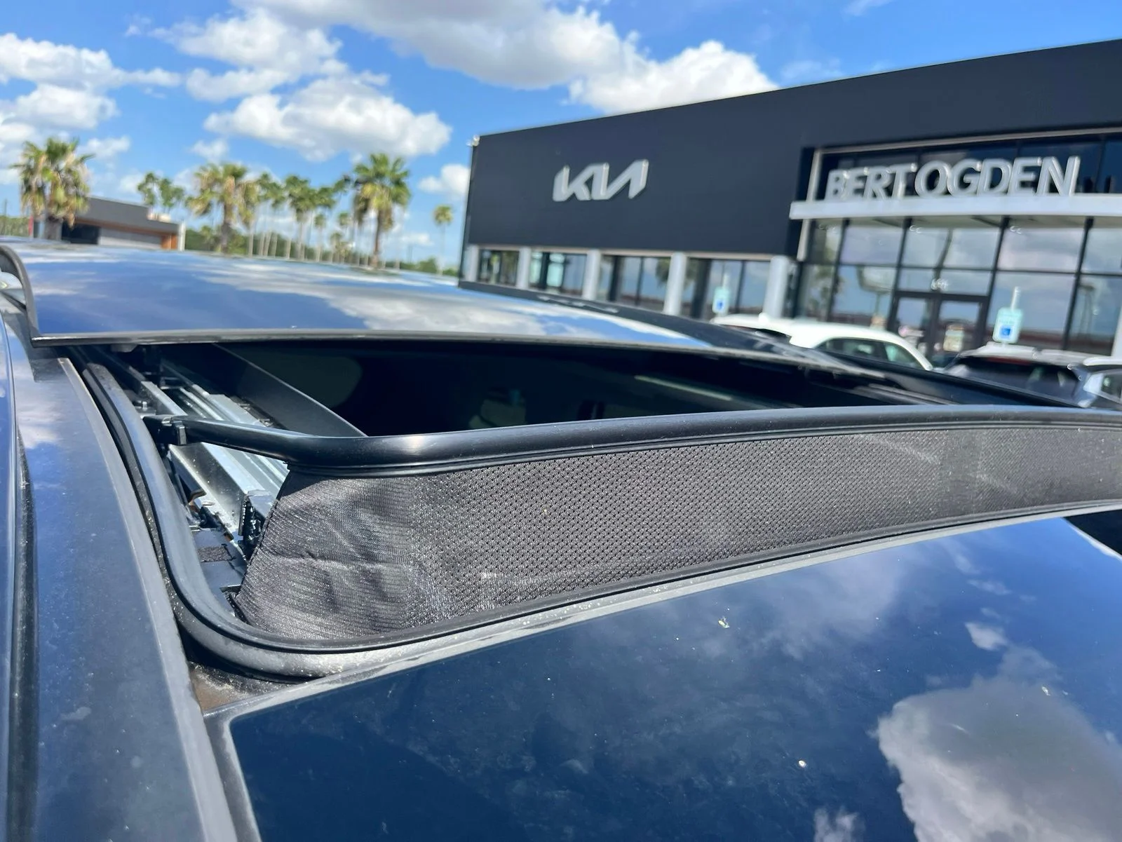 Used 2023 White Kia SX-Prestige image 8