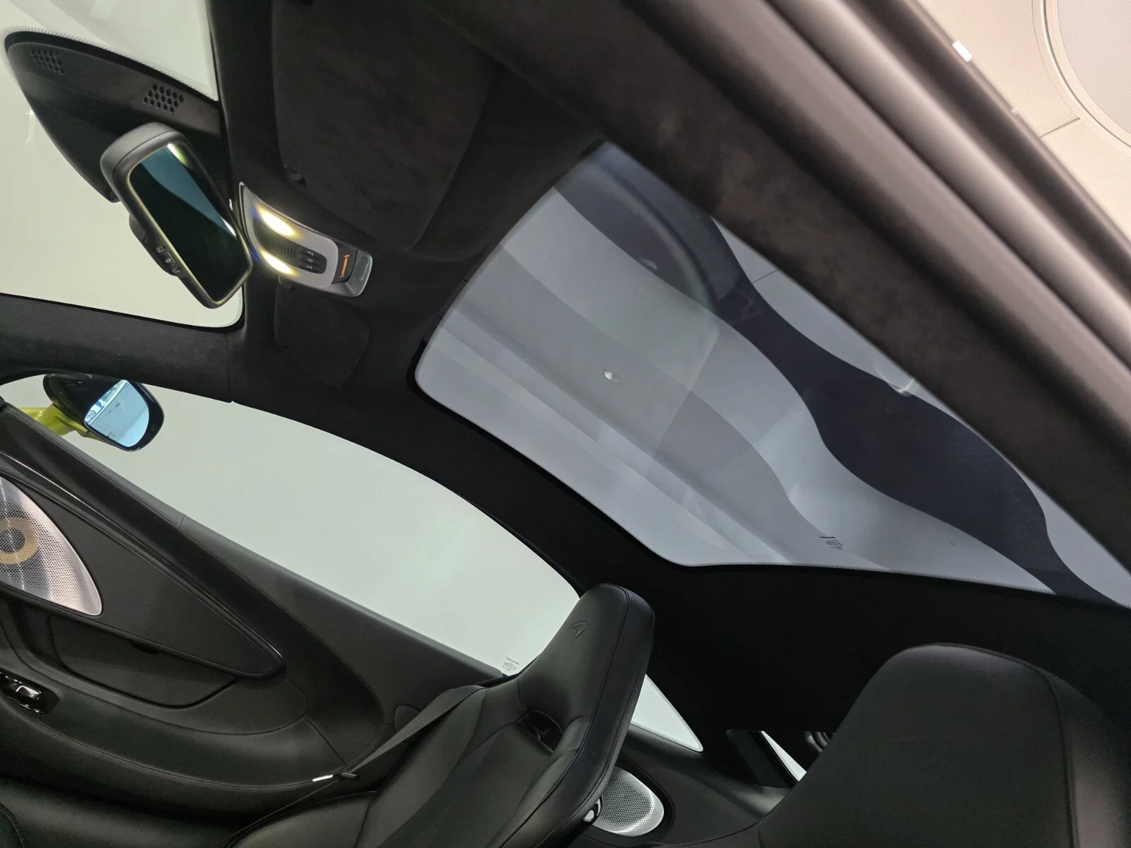 Used 2022 Flux Green McLaren  image 9
