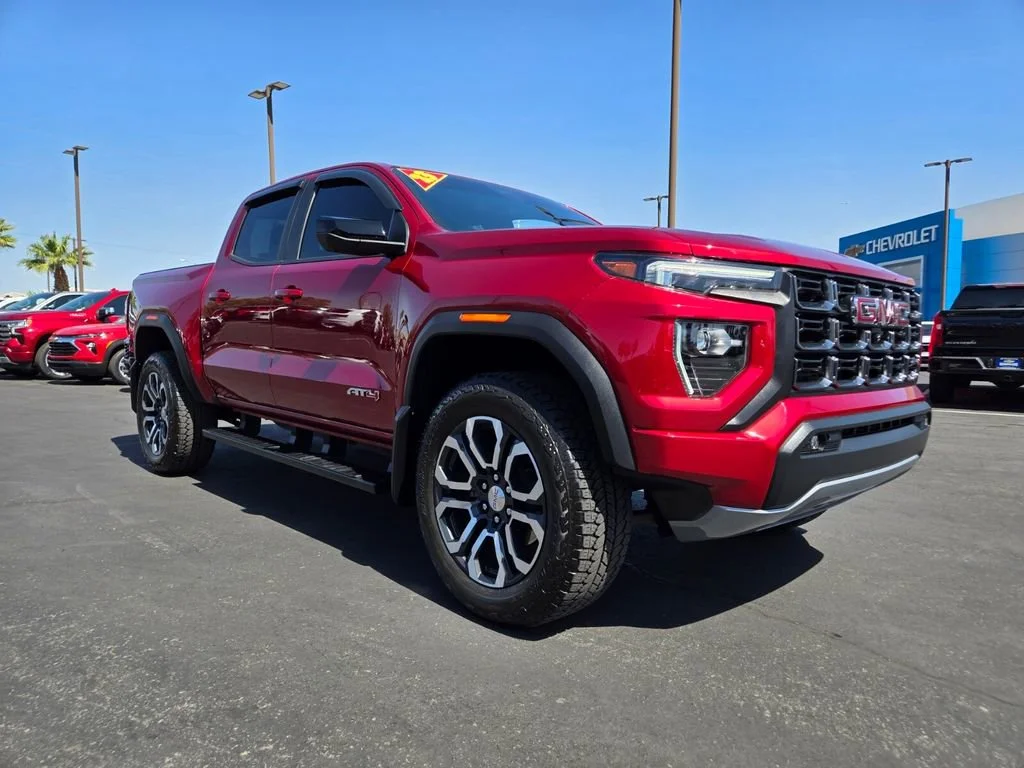 2023 GMC Canyon 4WD AT4 Crew Cab Short Box's photo