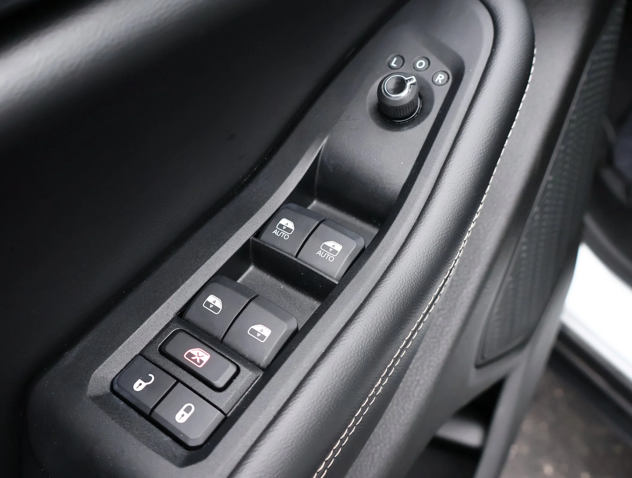 Used 2023 Bright White Cl Jeep Altitude X image 8