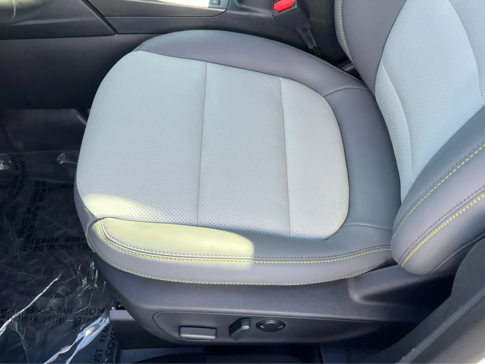 New 2026 Oxford White Ford Badlands® image 26