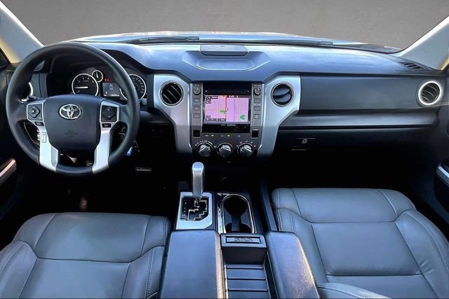 Used 2014 Silver Toyota SR5 image 12