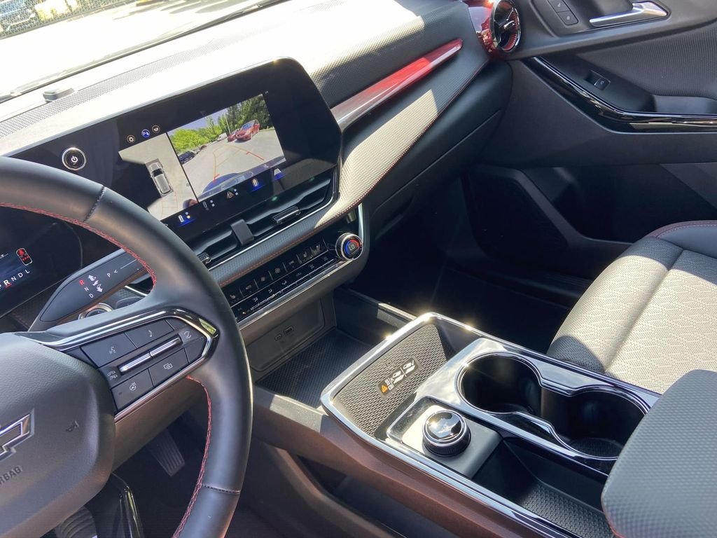 Used 2025 Gray Chevrolet RS image 27