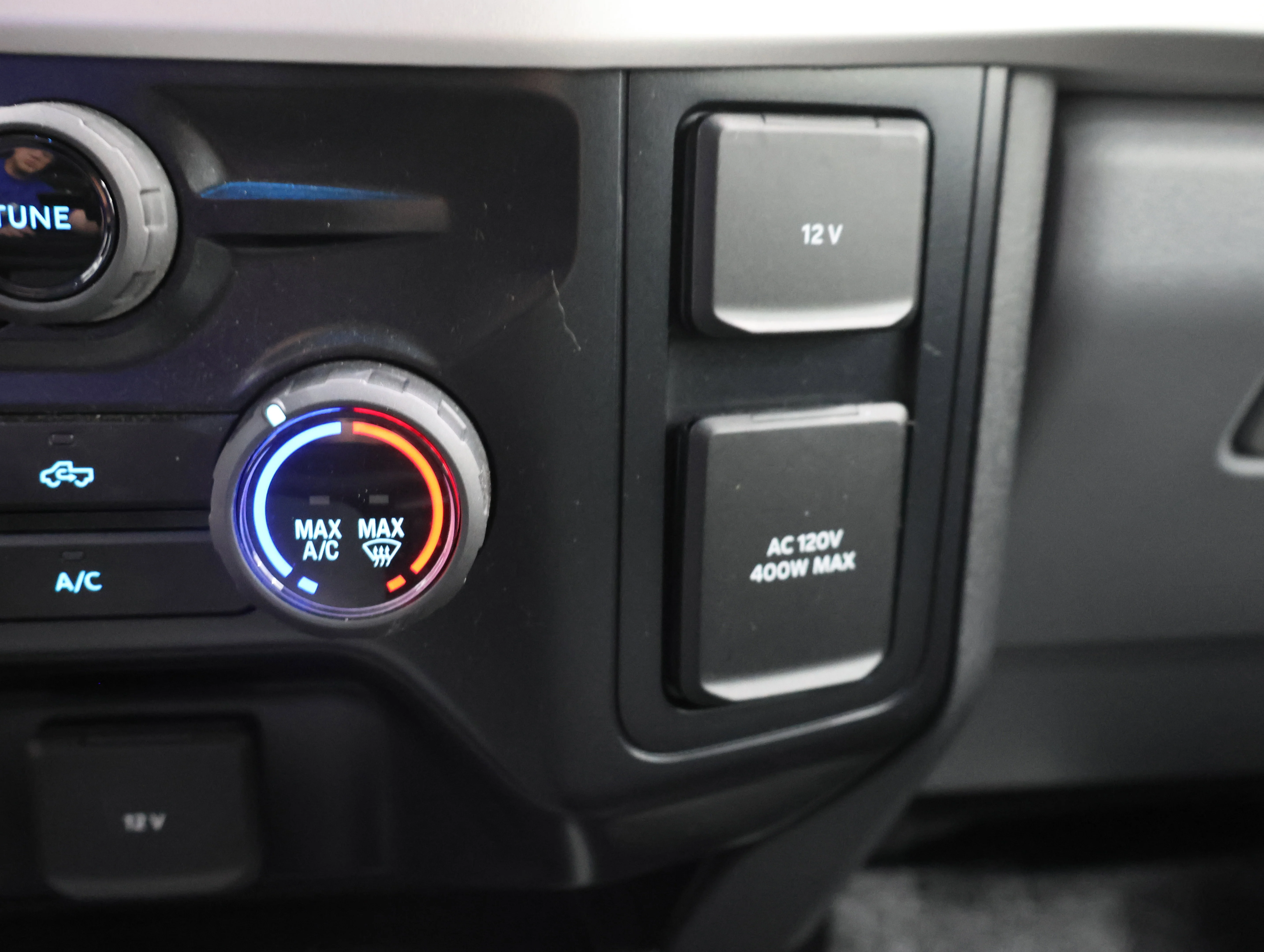 2025 Ford F-350 Super Duty XLT - Photo 41