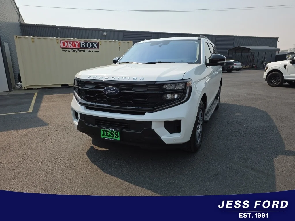 Certified Used 2025 Star White Metallic Tri-Coat Ford Active image 12