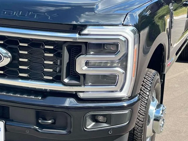 New 2027 Agate Black Metallic Ford F-350® Platinum® image 9
