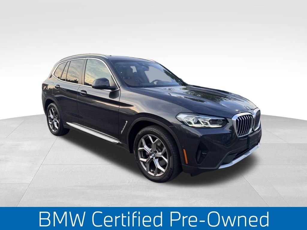 Used 2024 Gray BMW xDrive30i image 2