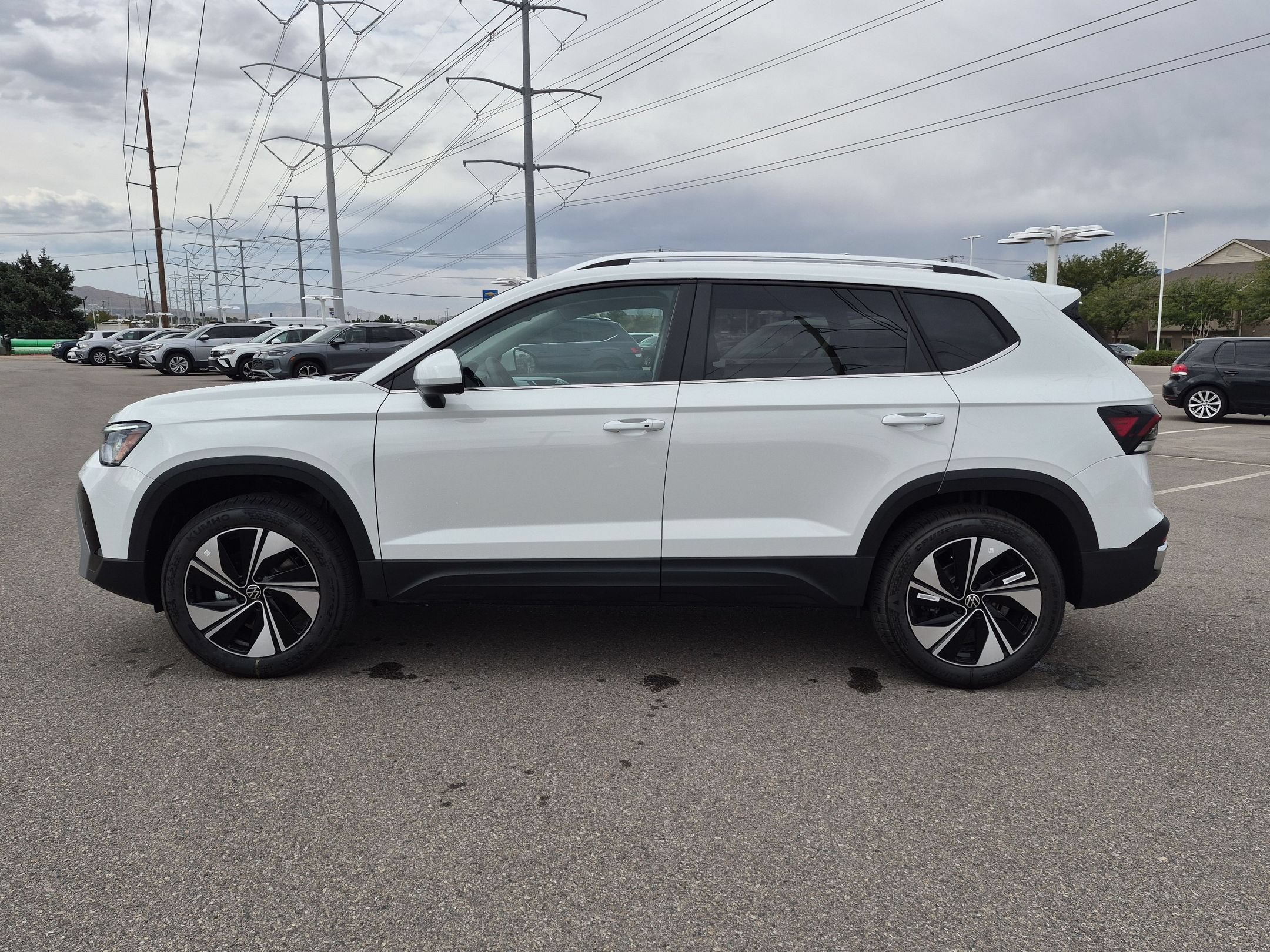 New 2026 Pure White Volkswagen SE image 7
