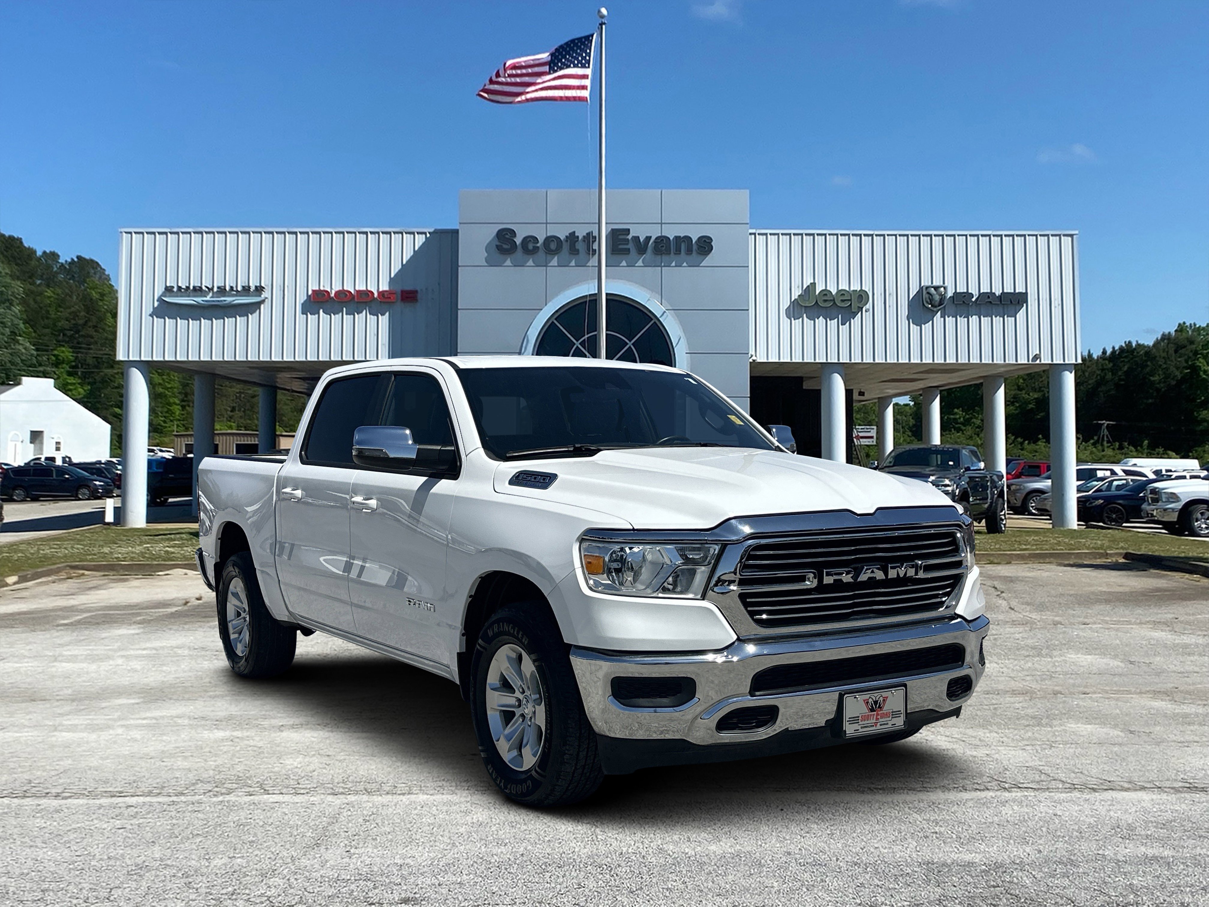 2024 RAM 1500 Laramie Crew Cab 5'7's photo