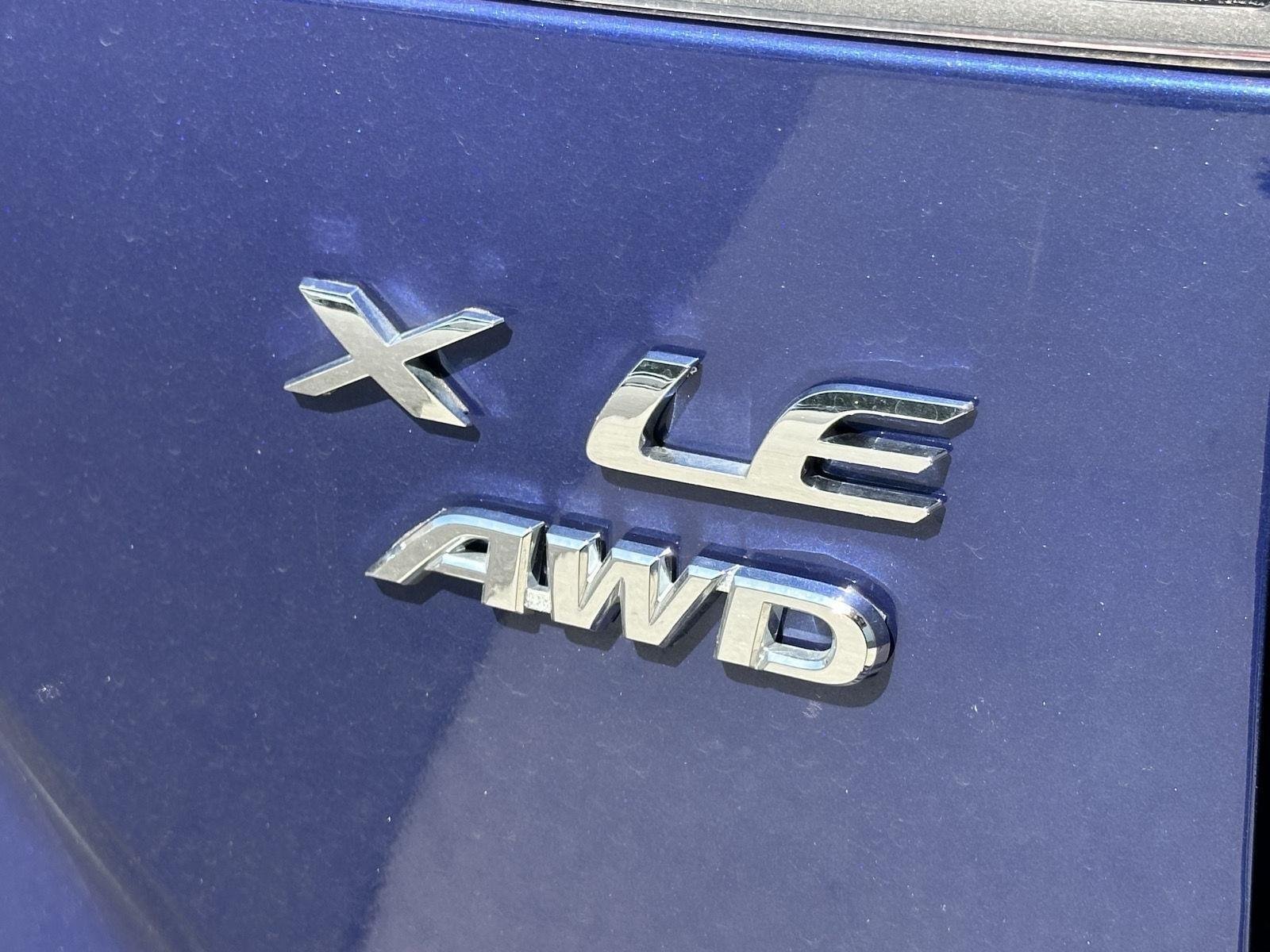 Used 2025 Blue Crush Metallic Toyota XLE image 10