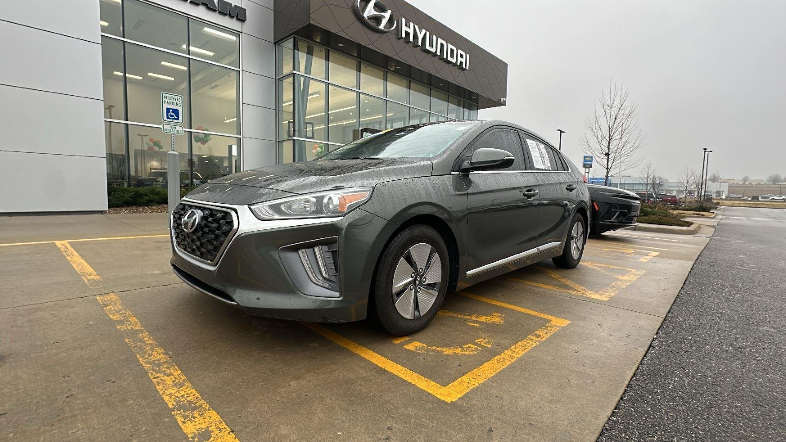 2022 Hyundai Ioniq SE