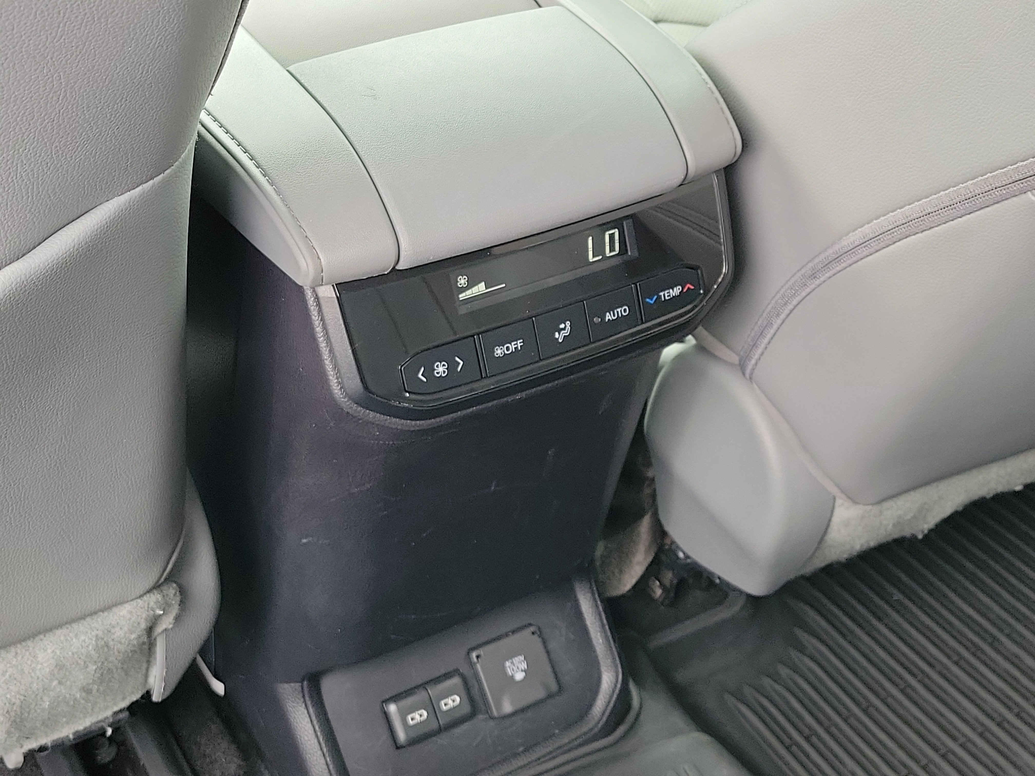 Used 2023 Wind Chill Pearl Toyota0 Limited image 14