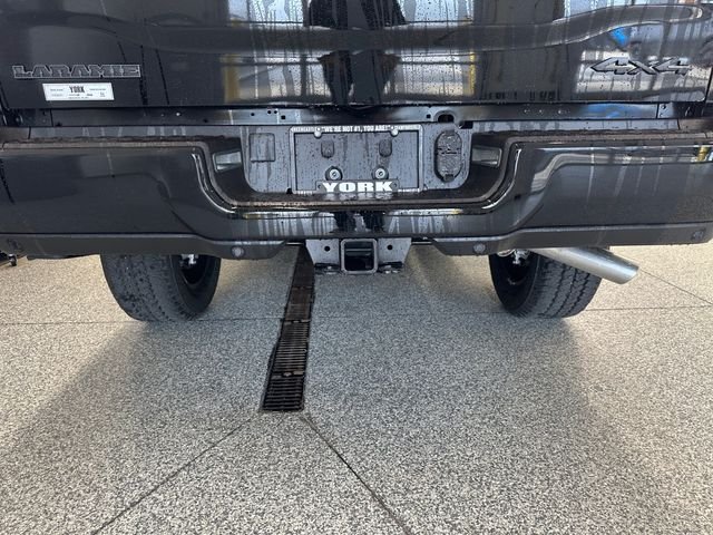 New 2026 Diamond Black Crystal Pearl-Coat Exterior Paint RAM Laramie image 18