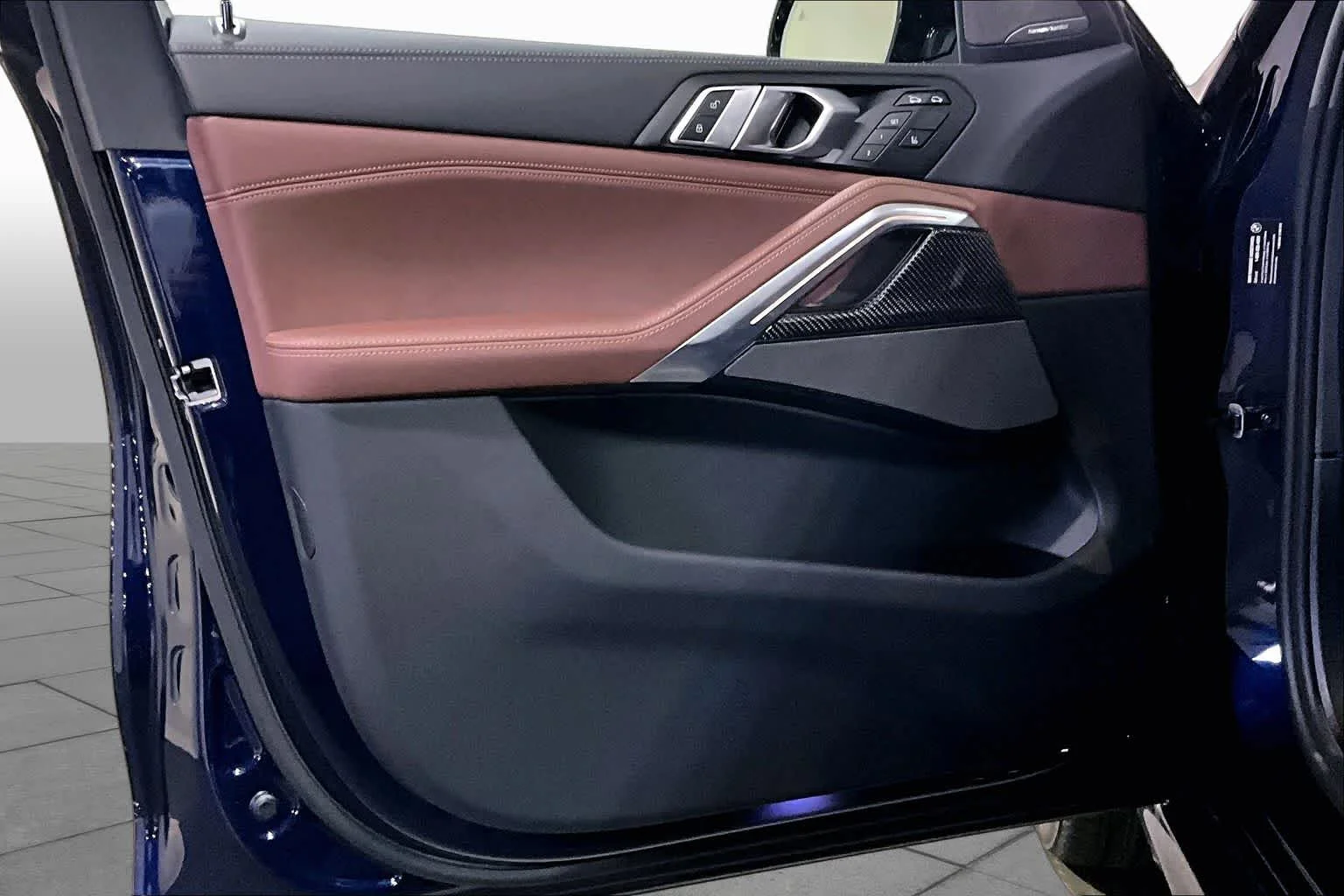 New 2026 Tanzanite Blue II Metallic BMW M60i image 11