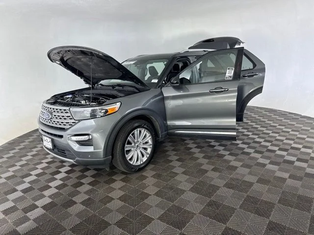 Used 2023 Gray Ford Limited image 12