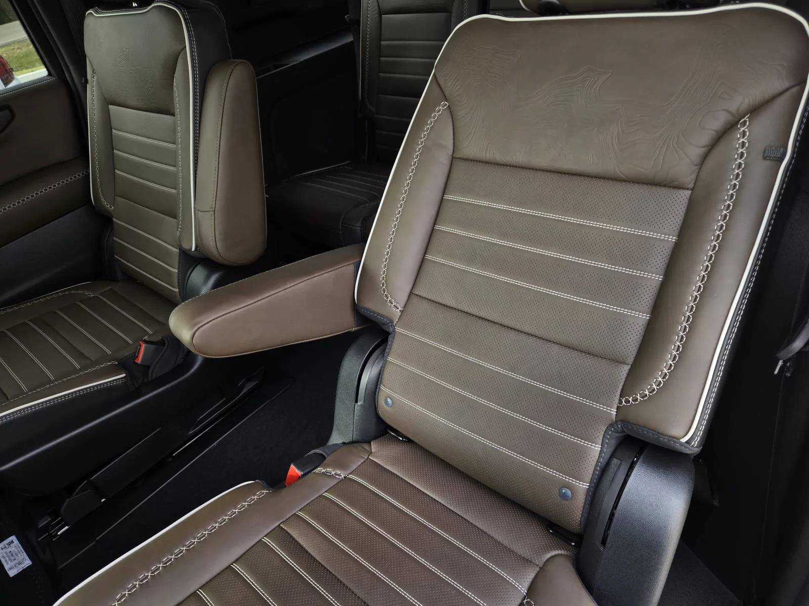 2026 GMC Yukon XL Denali Ultimate - Photo 5