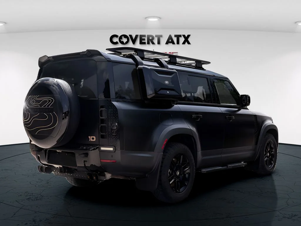 Used 2023  Land Rover SE image 7
