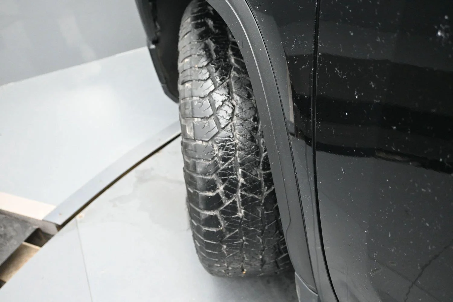 Used 2023 Onyx Black GMC Denali image 5