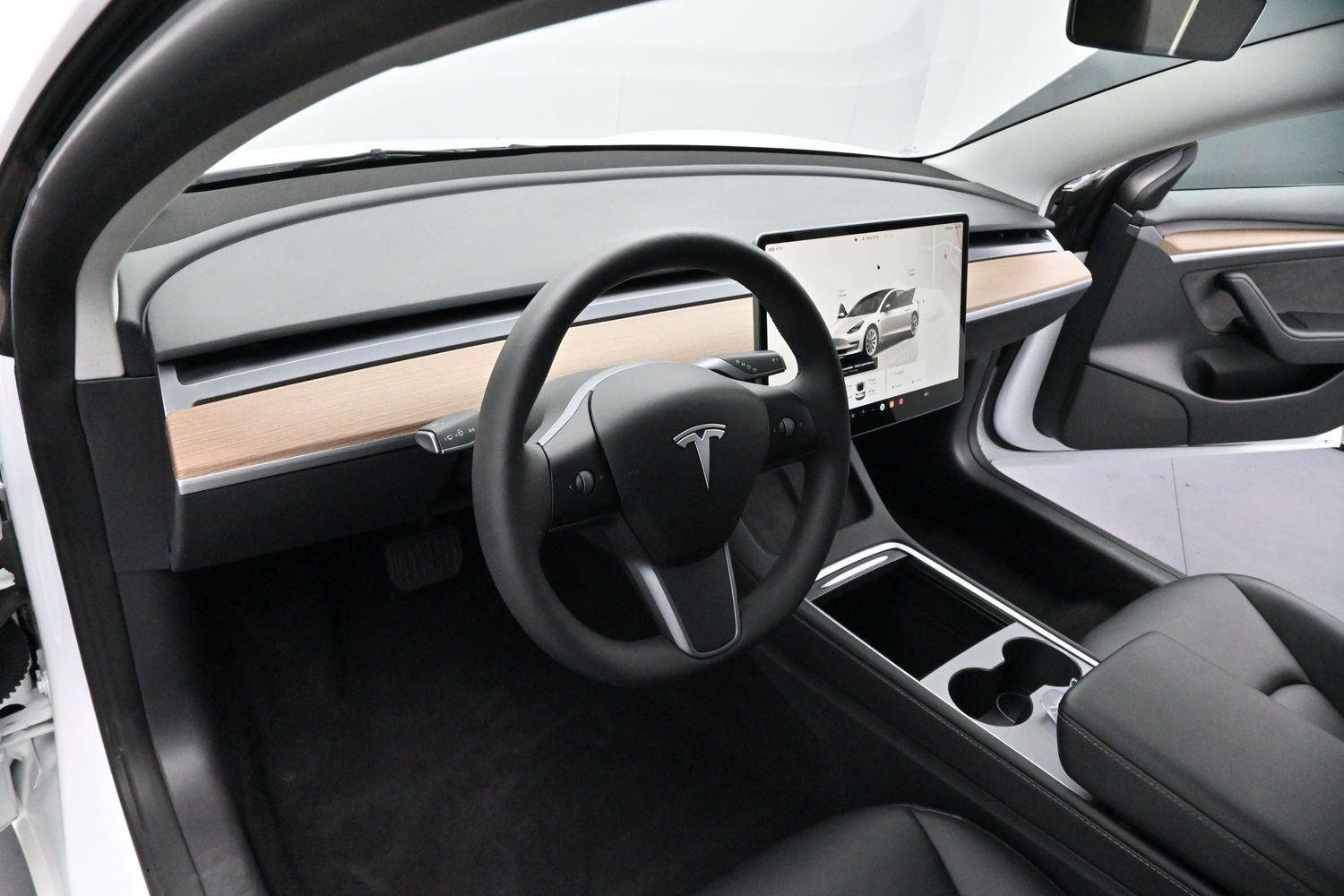 Used 2022 Pearl White Multi-Coat Tesla Base image 12