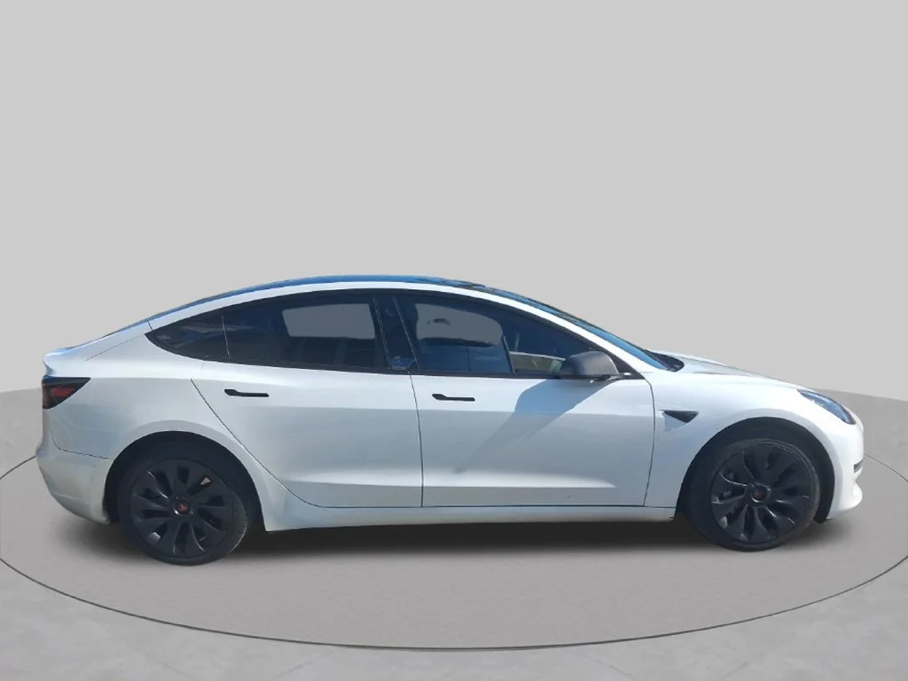 Used 2023  Tesla Base image 4
