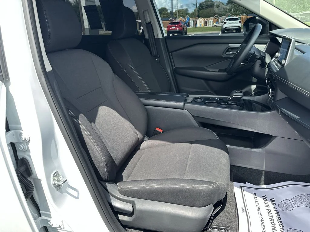 Used 2024 White Nissan S image 29